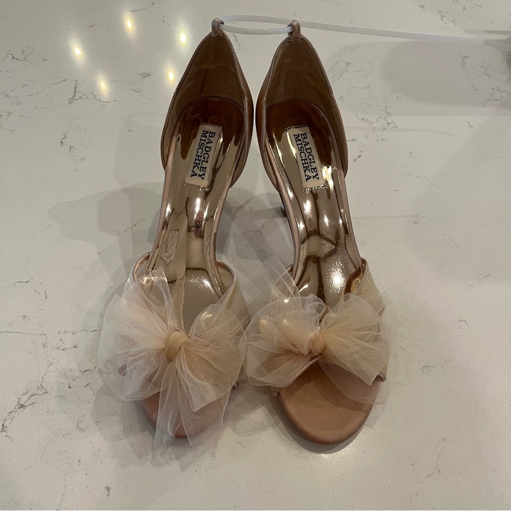 Badgley Mischka Heels. Blush Color, New- no bag or box
